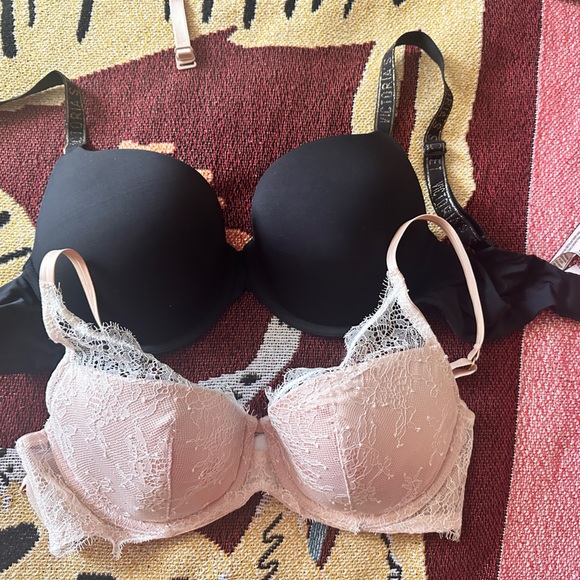 Two Victoria Secret bras 36C one is lace and one is push up - Picture 1 of 5